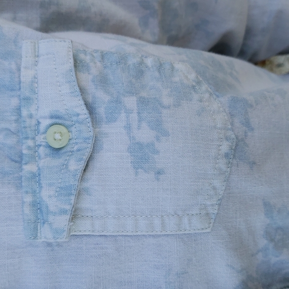 American Eagle Outfitters faded blue Floral button down - Picture 5 of 14